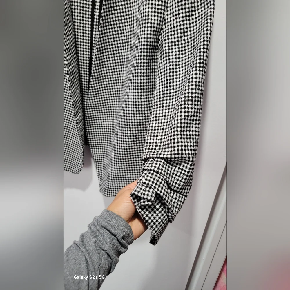Blazer - Picture 2 of 3
